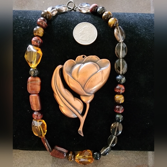 costume jewelry Jewelry - Two piece jewelry lot glass and tiger's eye necklace big copper flower pendant